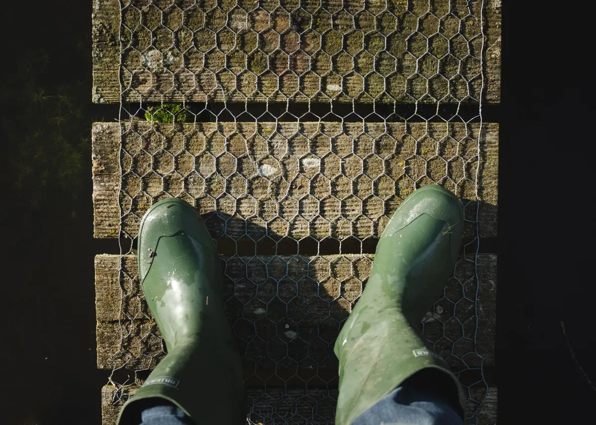 How to Repair a Cracked Wellington Boot: Step-by-Step